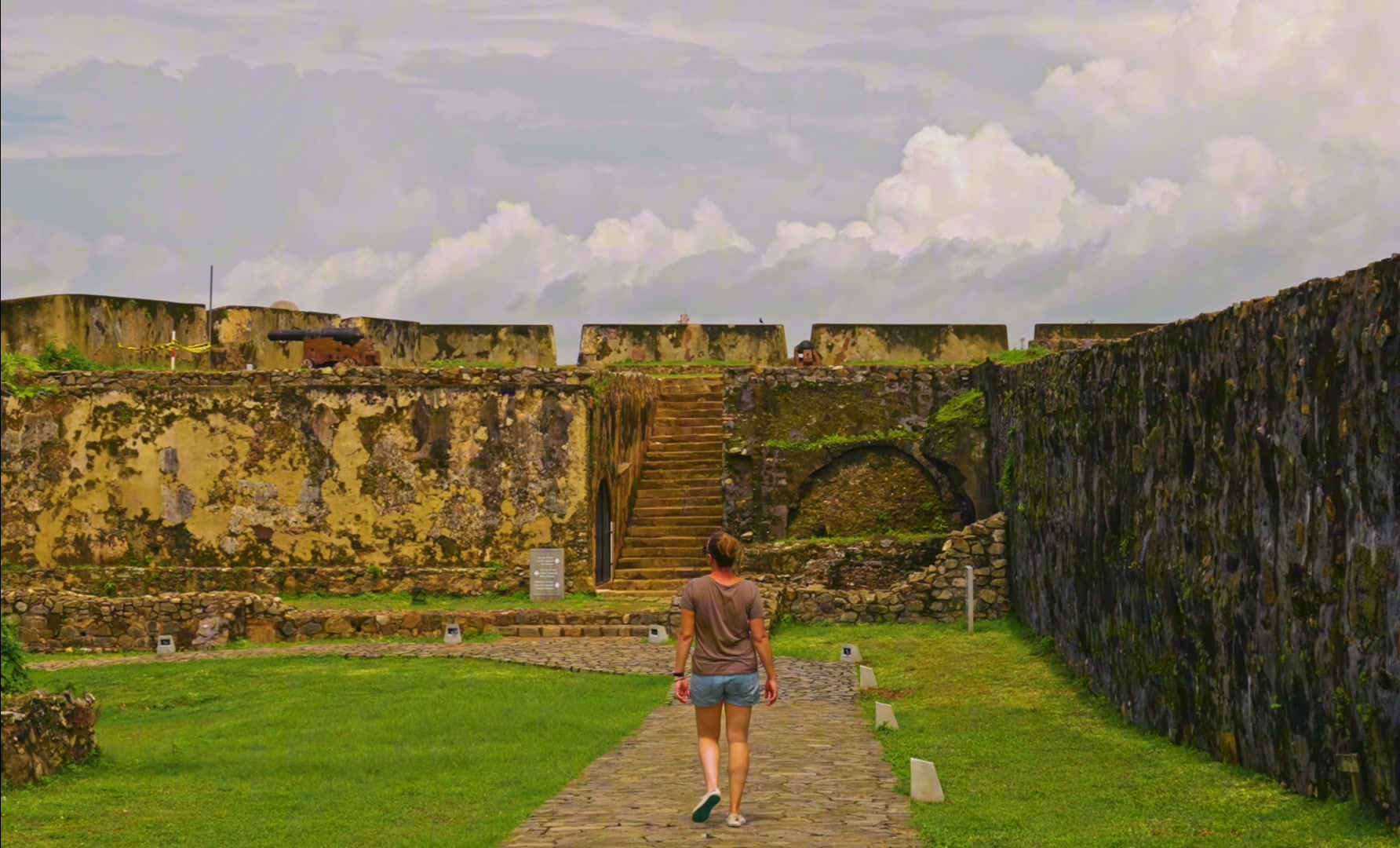 The historic streets and coastline around Galle